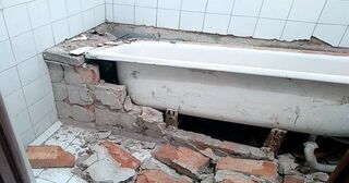 Демонтаж ванны в Черняховске от Мастер24 — быстро, недорого, вывоз старой ванны от 1048 руб.